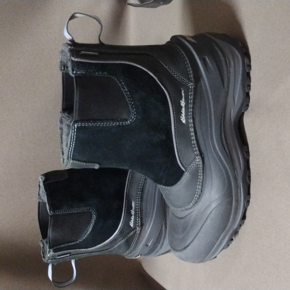Eddie Bauer ThermaFill 200 gram insulation 11.5
